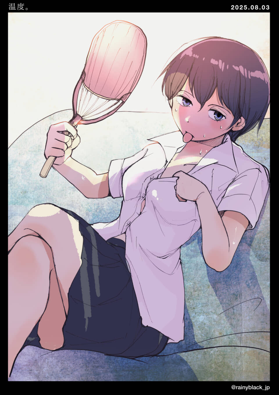 暑さで扇子を使う女性。