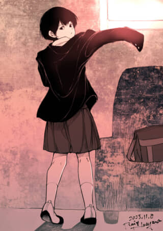 制服の少女が立ち止まり振り返る。