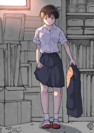 制服姿の少女、物置にて