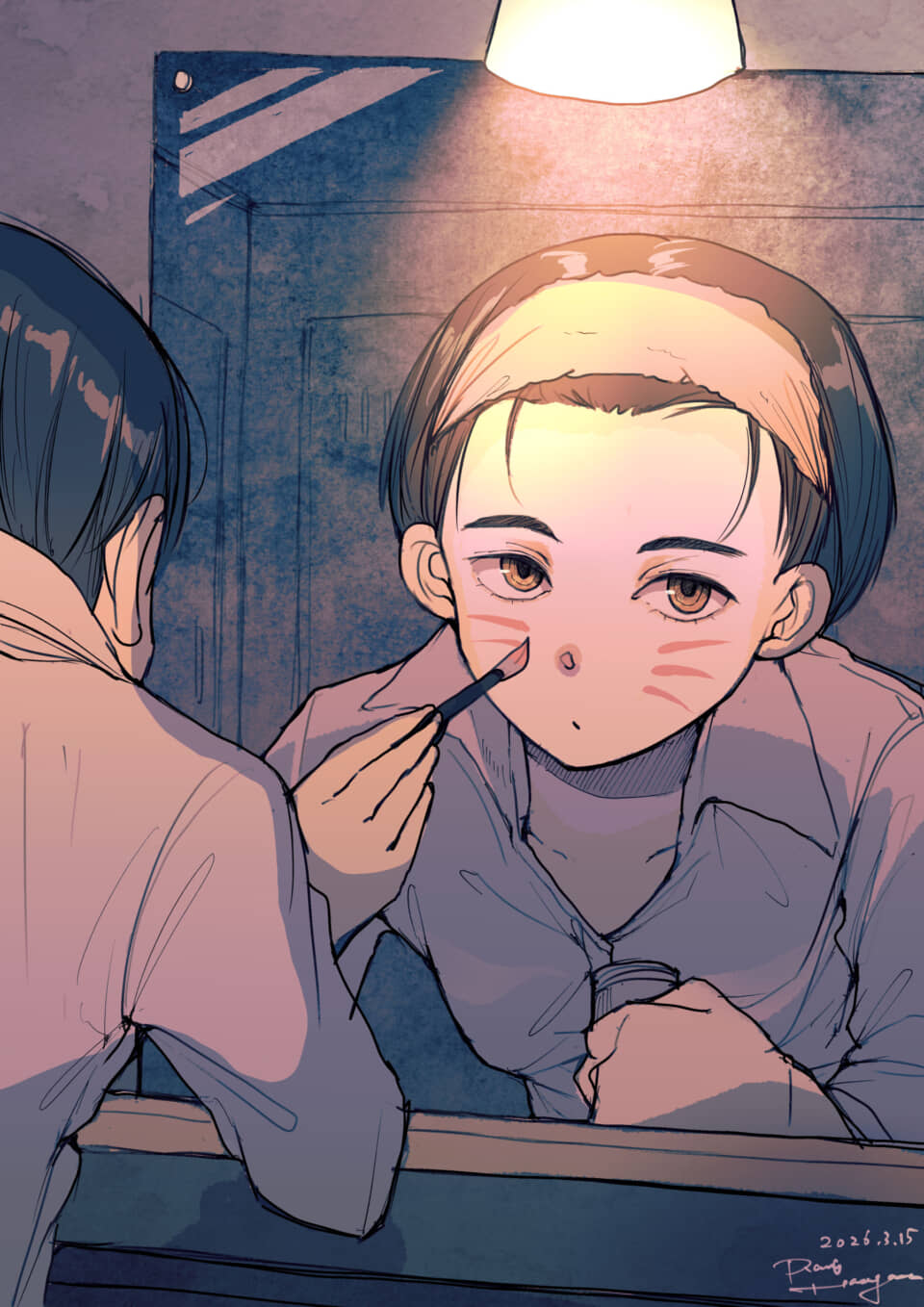 鏡に映る女性が頬にフェイスペイントを描く。