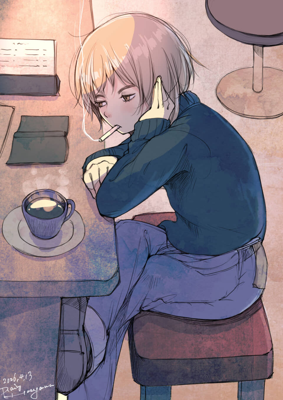 喫茶店でタバコを吸いながらコーヒーを飲んでいる金髪の人物。