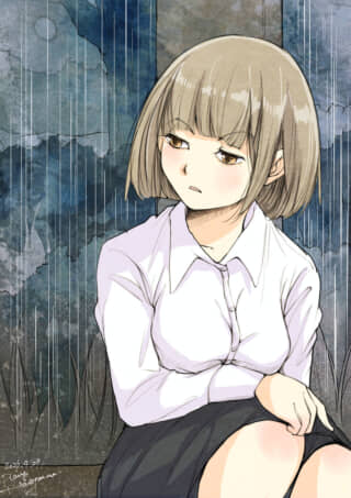 雨の中で伏し目がちに座るボブヘアの少女。